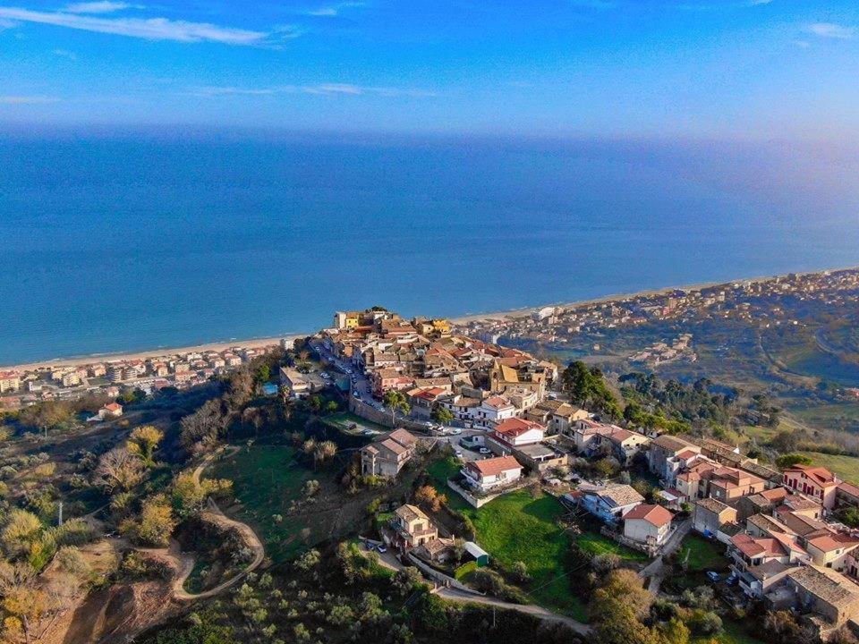 Relais Borgo Sul Mare Ospitalita Diffusa Silvi Paese Exterior photo